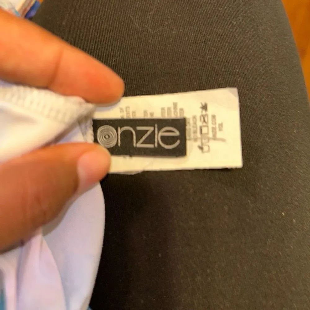 Onzie top - Picture 3 of 4